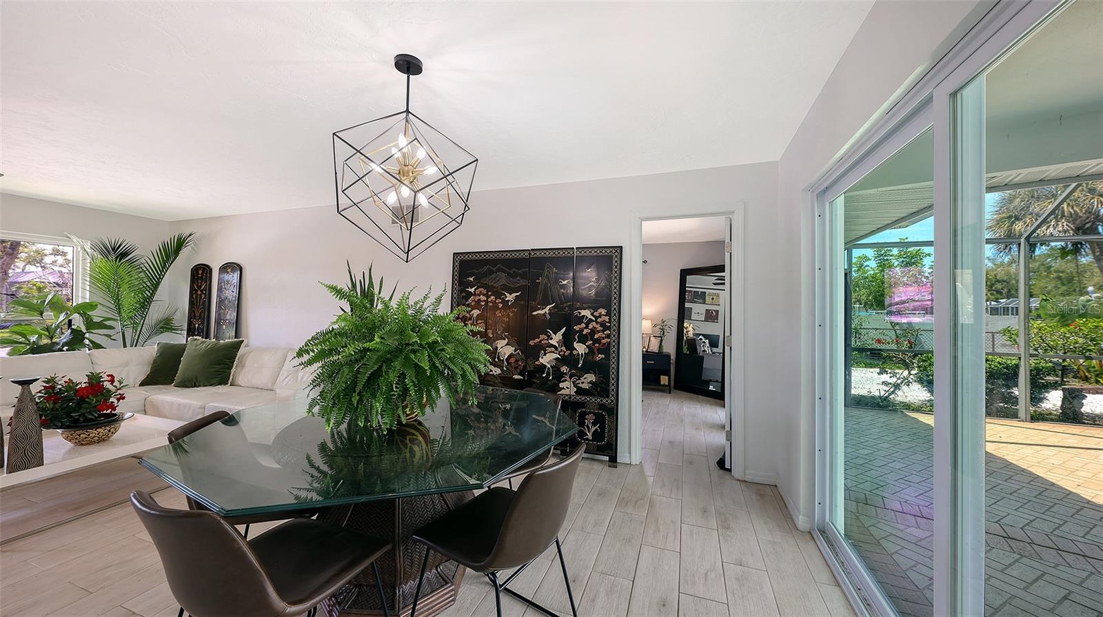 589 COMMONWEALTH LN, SARASOTA, FL, 34242