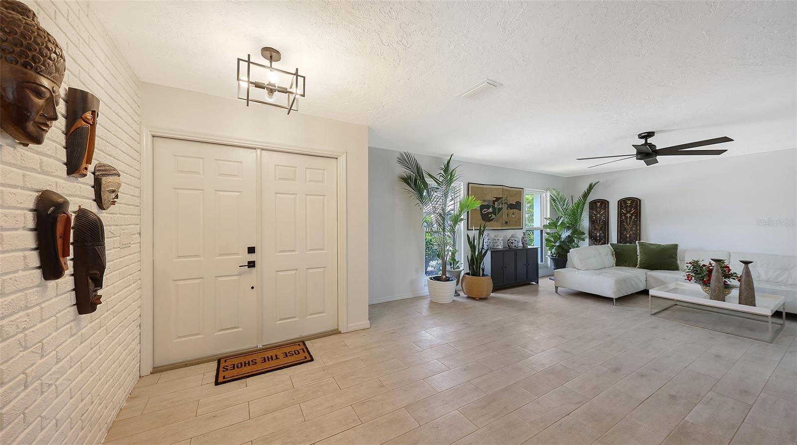 589 COMMONWEALTH LN, SARASOTA, FL, 34242