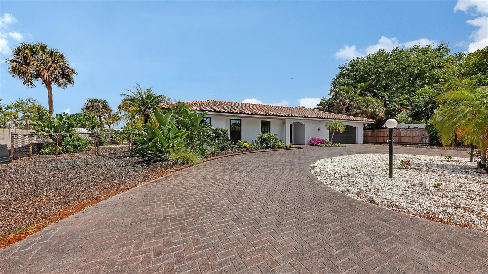 589 COMMONWEALTH LN, SARASOTA, FL, 34242