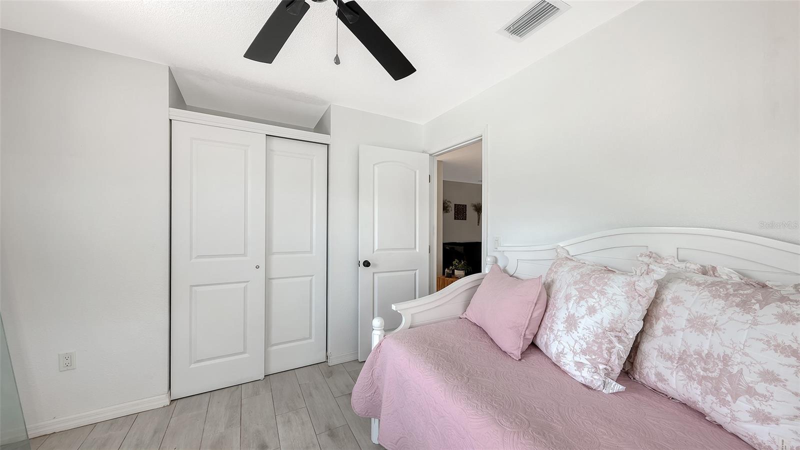 589 COMMONWEALTH LN, SARASOTA, FL, 34242