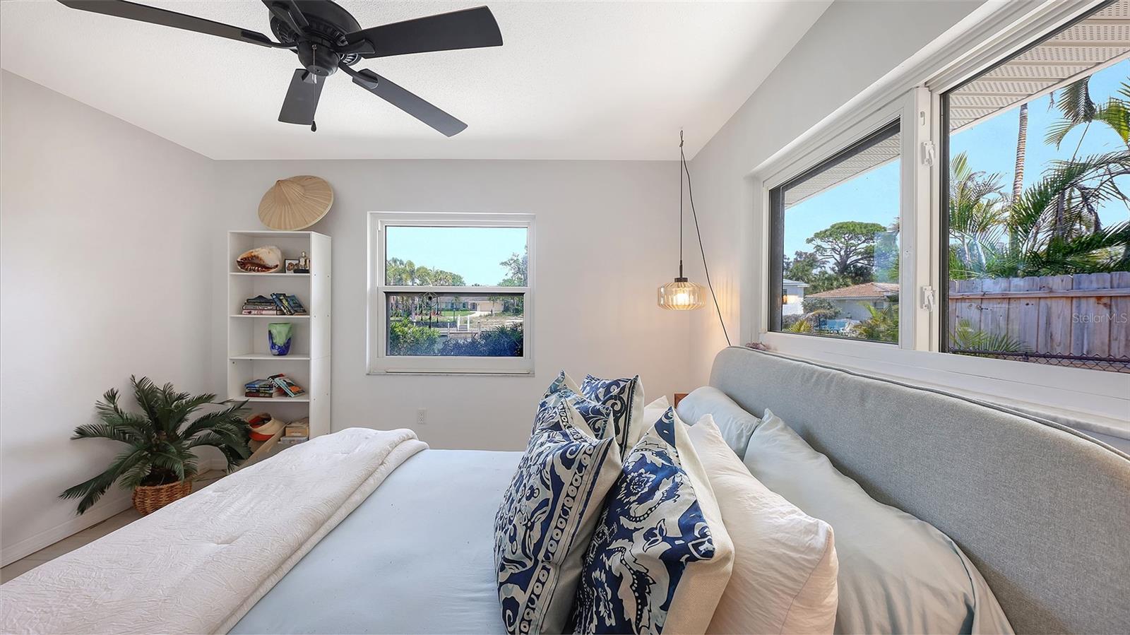 589 COMMONWEALTH LN, SARASOTA, FL, 34242