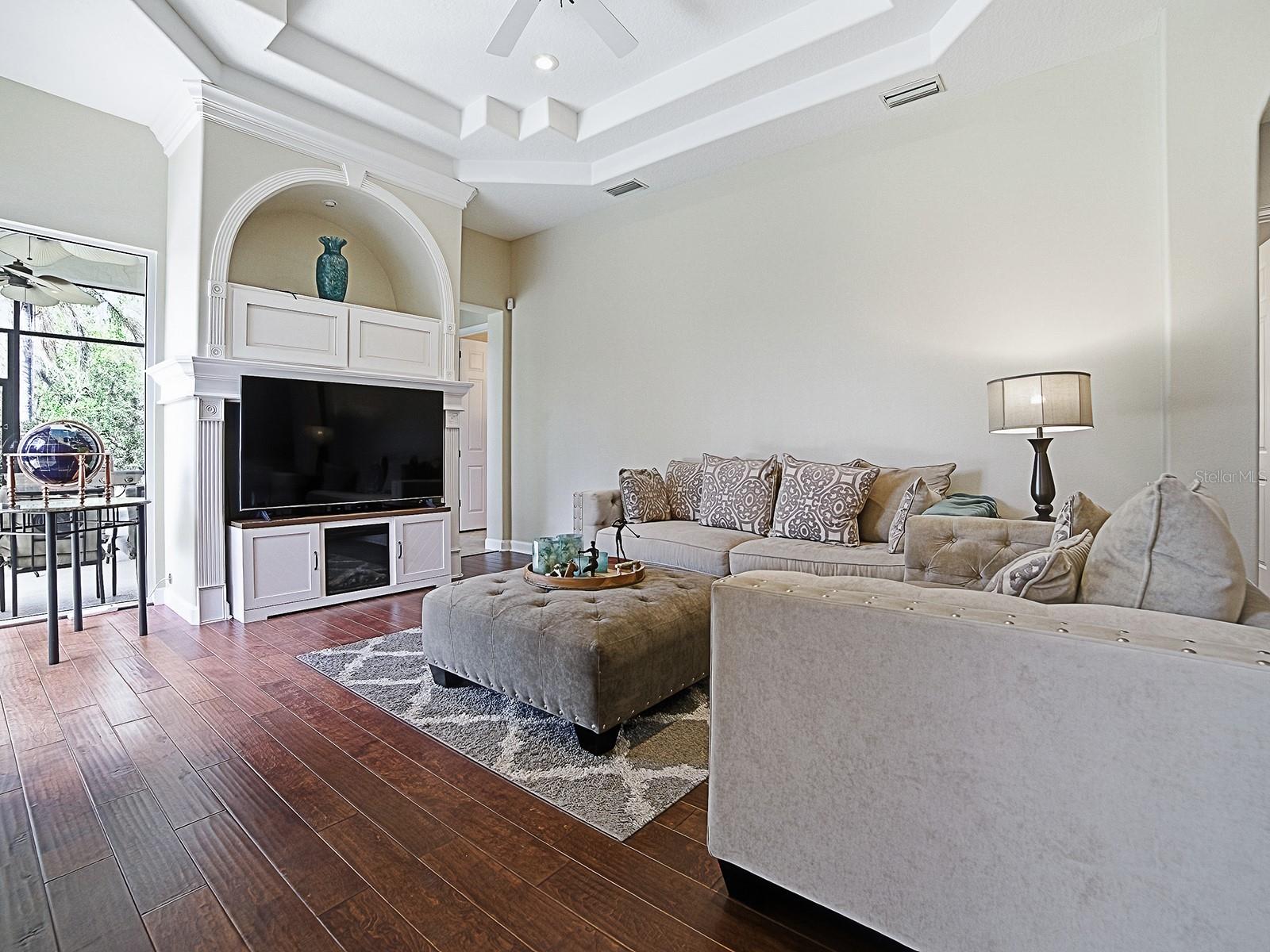 9926 SANTA BARBARA CT, HOWEY IN THE HILLS, FL, 34737