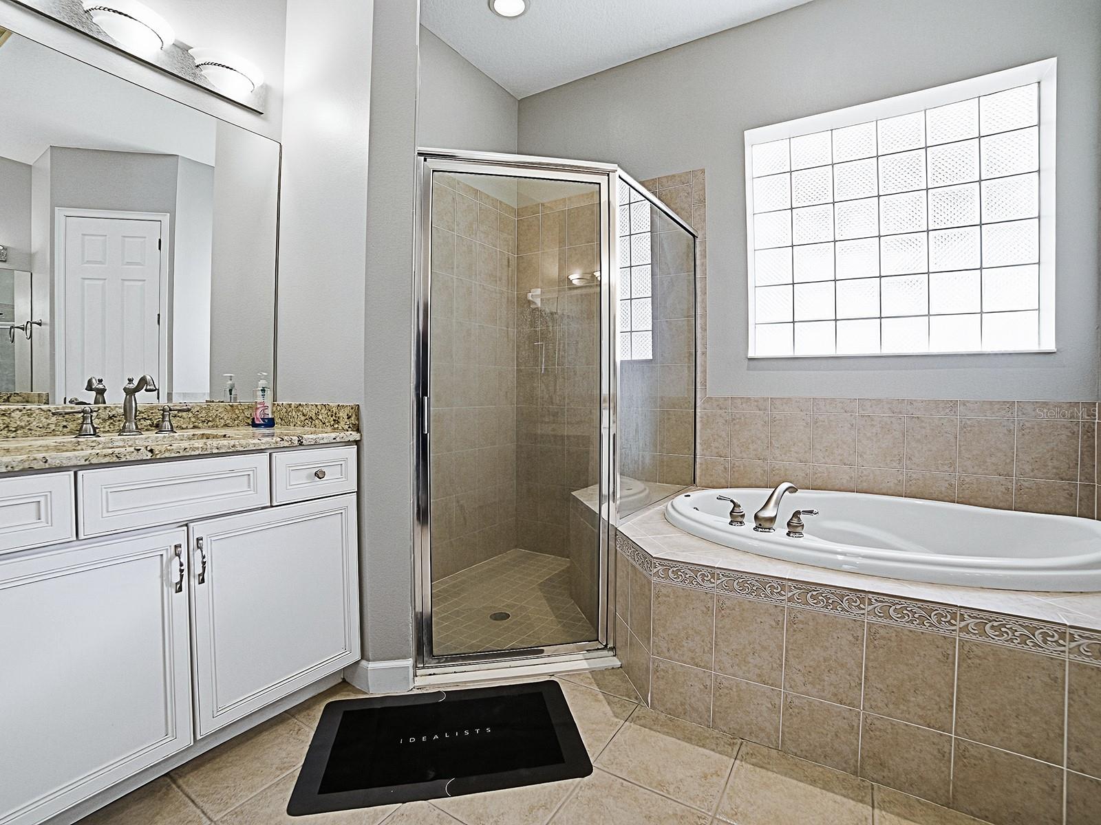 9926 SANTA BARBARA CT, HOWEY IN THE HILLS, FL, 34737