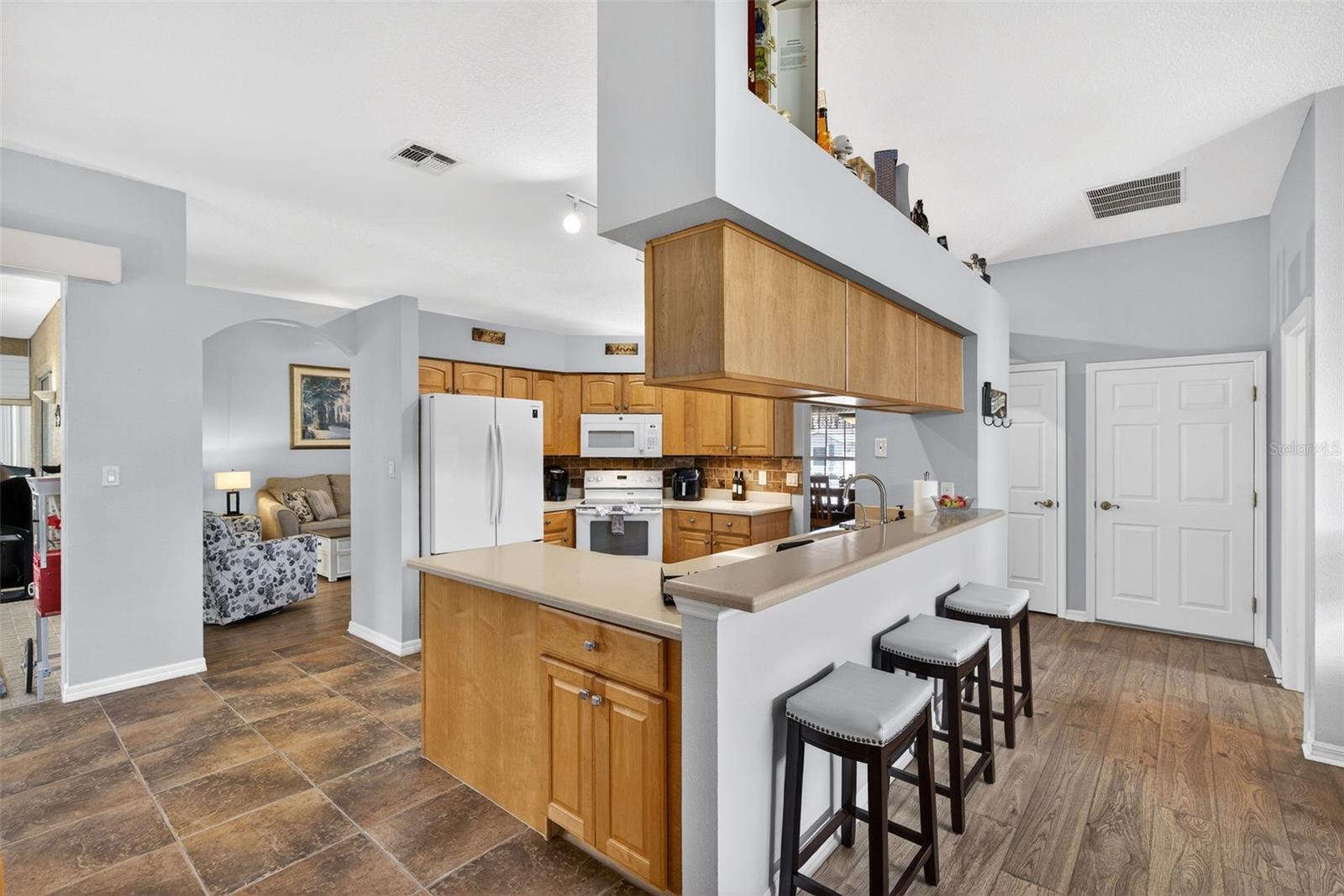 5036 SAWGRASS LAKE CIR, LEESBURG, FL, 34748