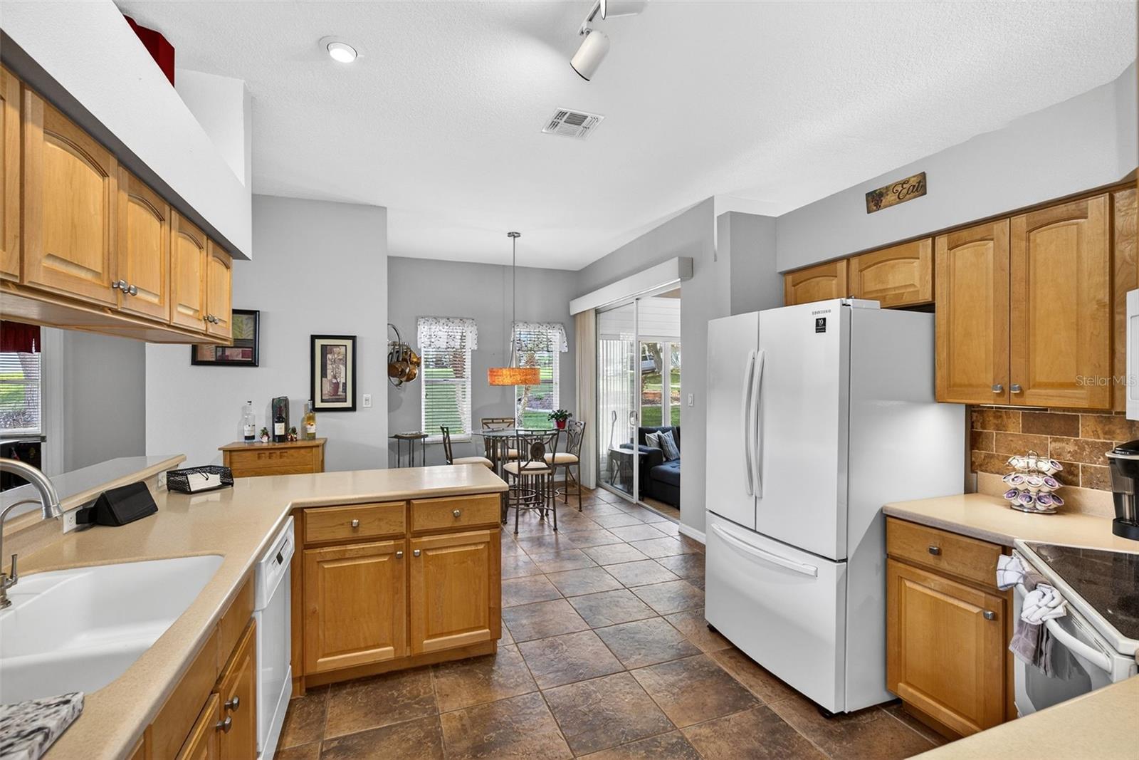 5036 SAWGRASS LAKE CIR, LEESBURG, FL, 34748