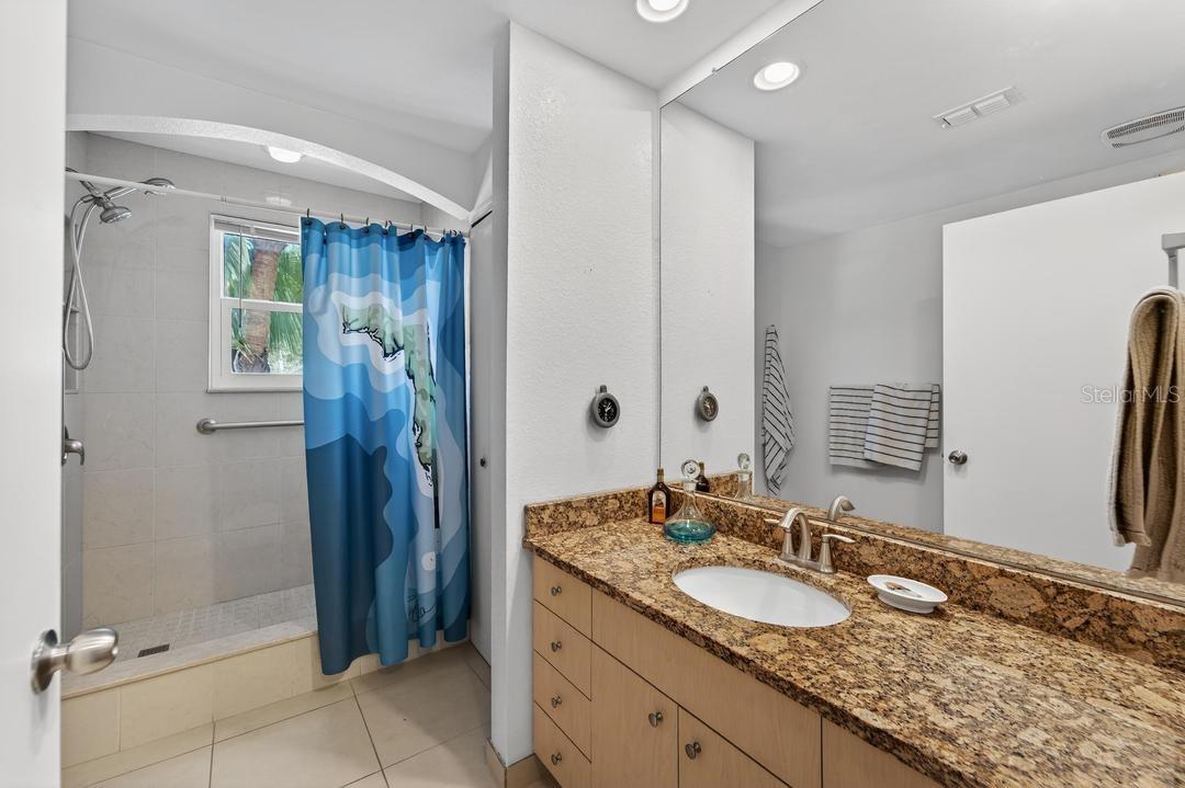 TB8493366 Property Photo