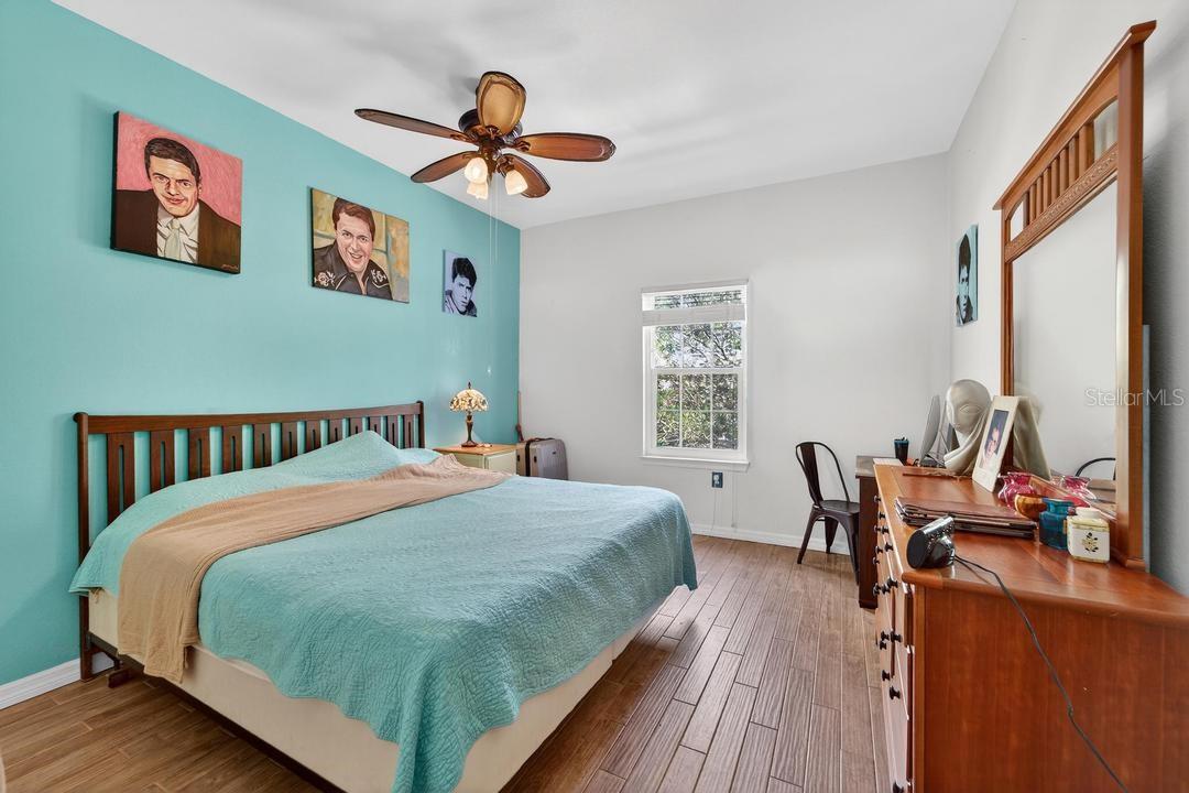 TB8493366 Property Photo