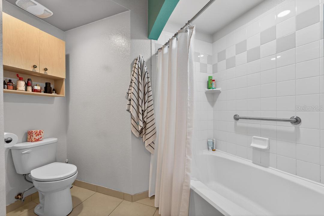 TB8493366 Property Photo