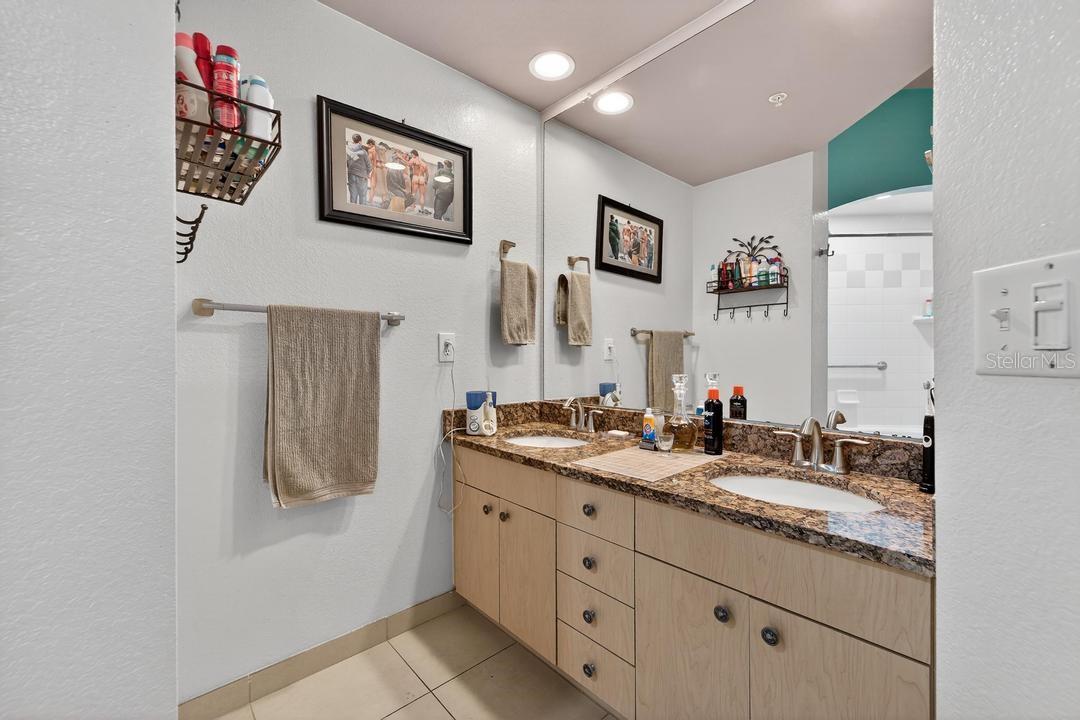 TB8493366 Property Photo