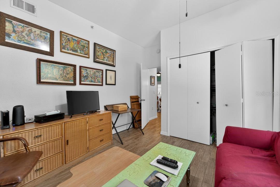 TB8493366 Property Photo