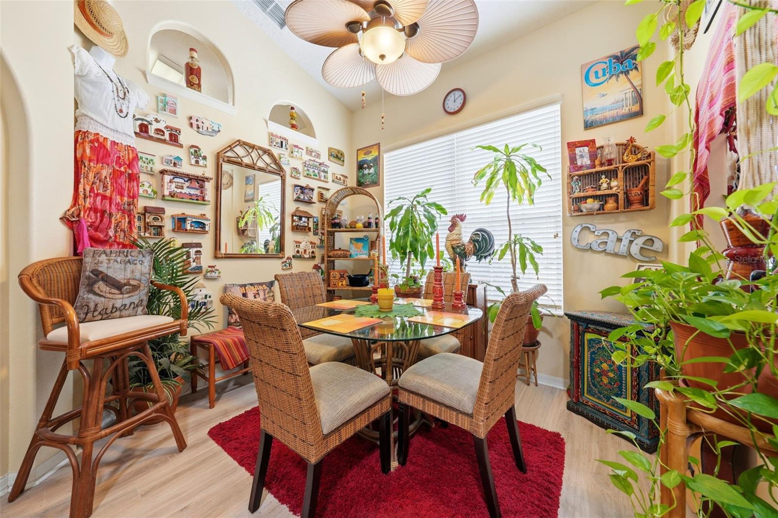 2503 GABLES DR, EUSTIS, FL, 32726
