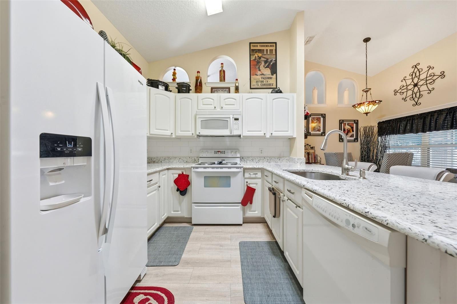 2503 GABLES DR, EUSTIS, FL, 32726