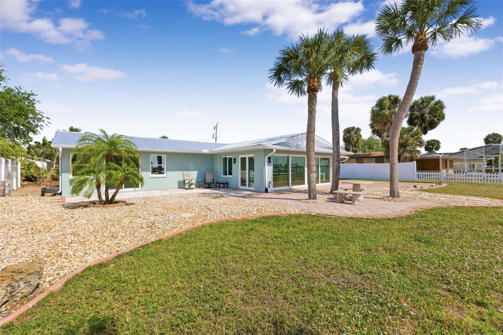 1424 LEMON BAY DR, ENGLEWOOD, FL, 34223