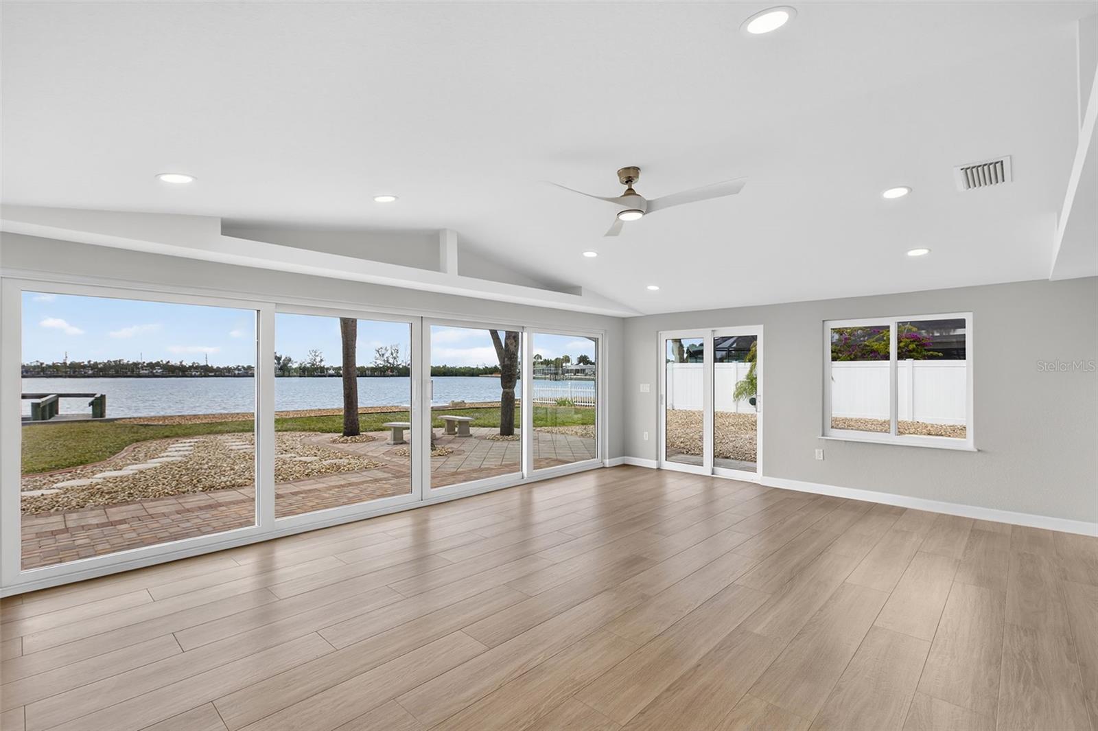 1424 LEMON BAY DR, ENGLEWOOD, FL, 34223