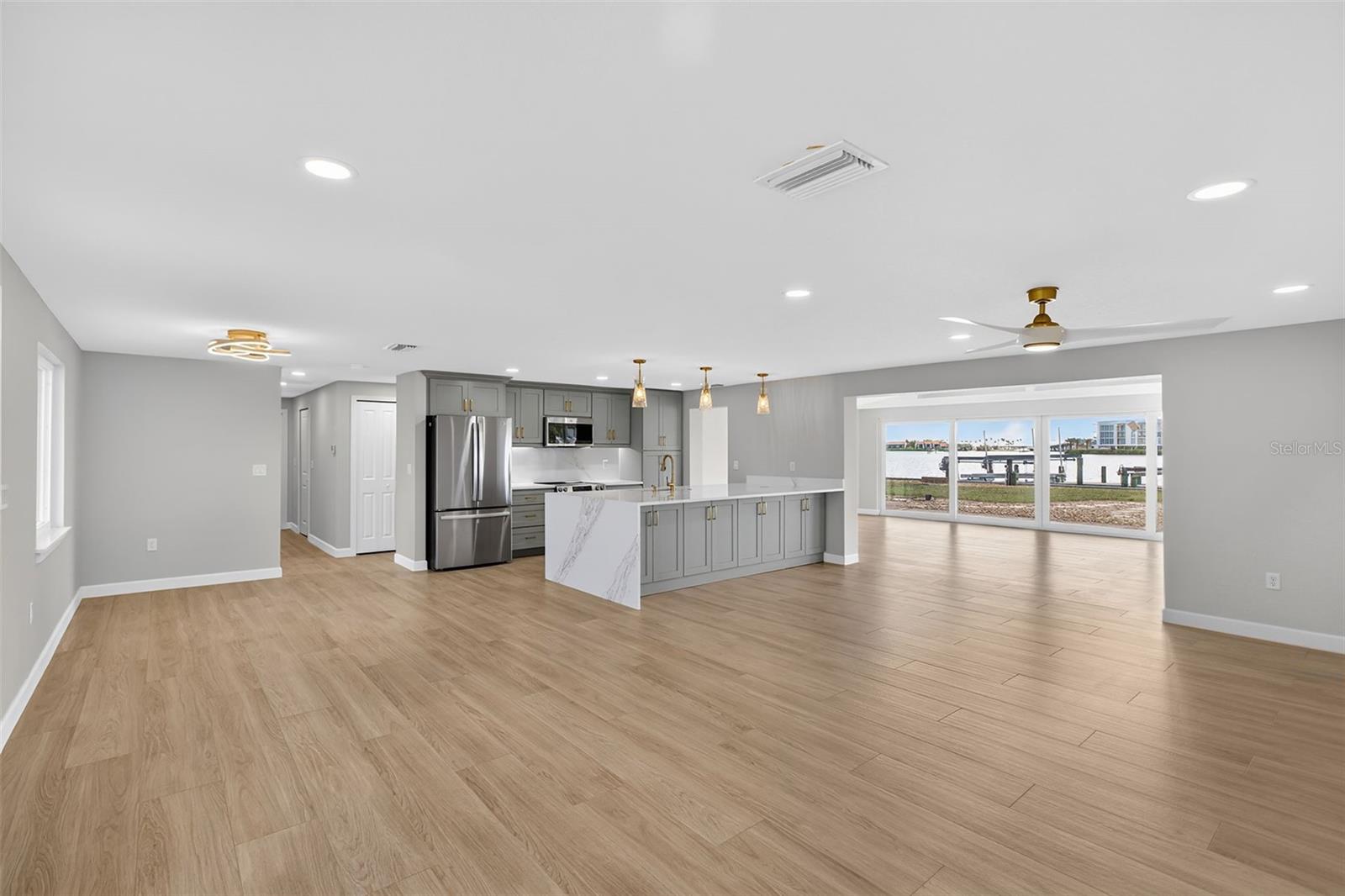1424 LEMON BAY DR, ENGLEWOOD, FL, 34223