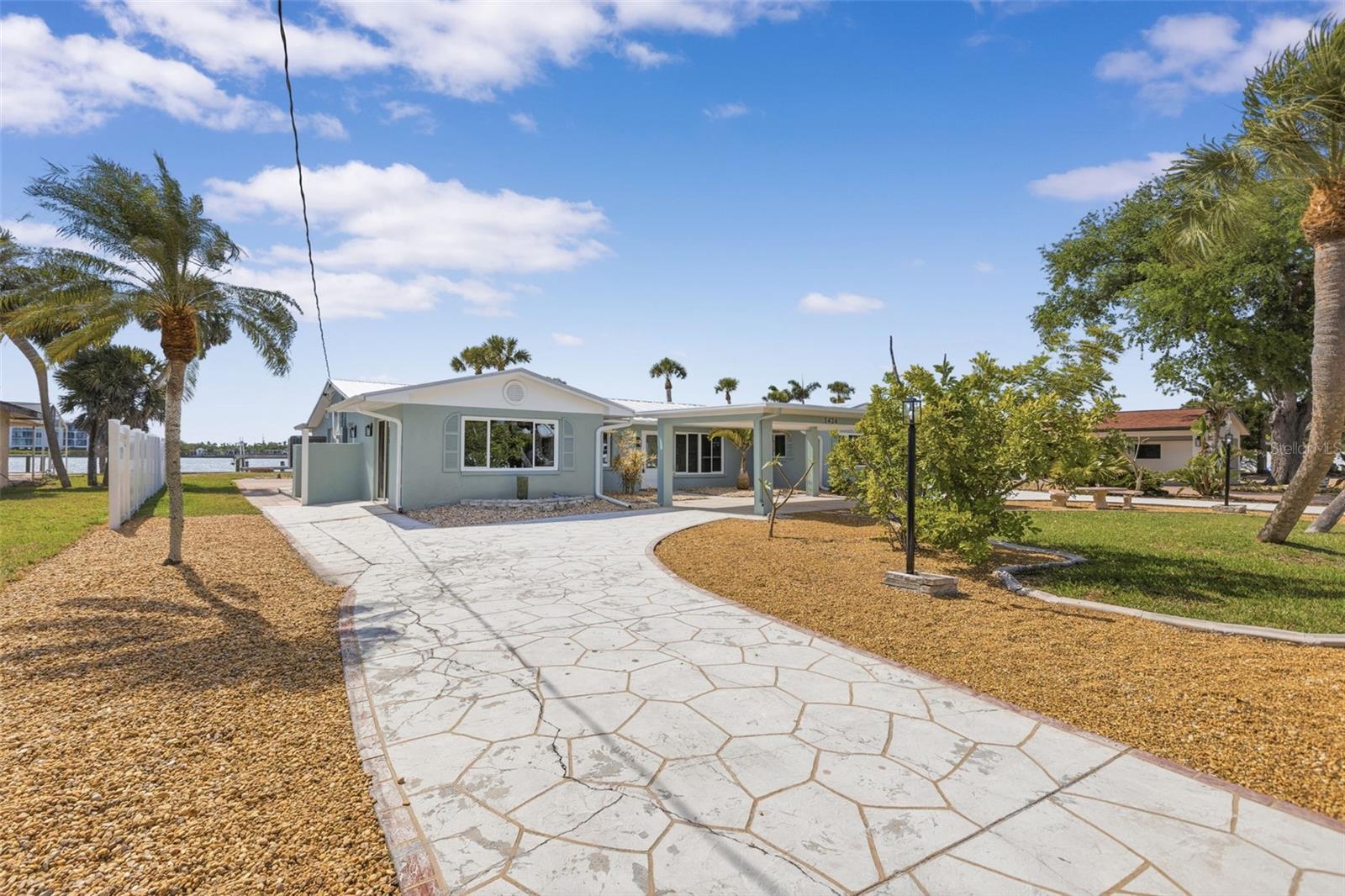 1424 LEMON BAY DR, ENGLEWOOD, FL, 34223