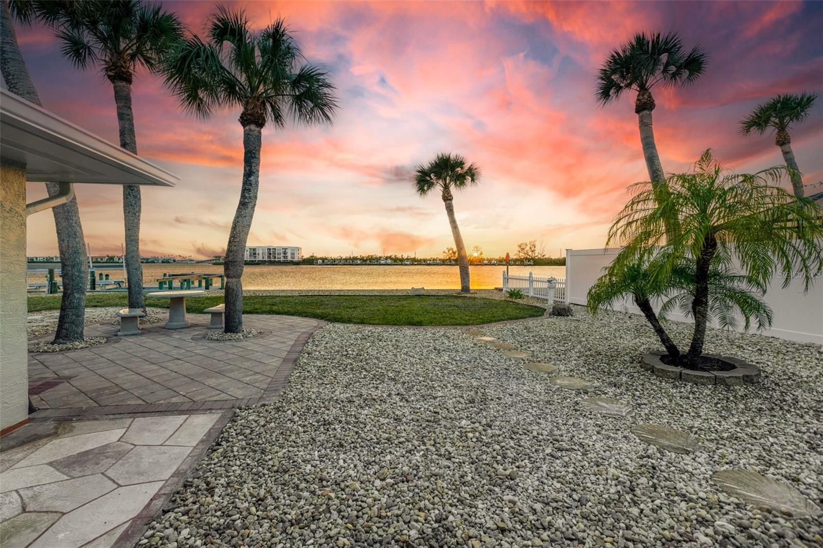 1424 LEMON BAY DR, ENGLEWOOD, FL, 34223