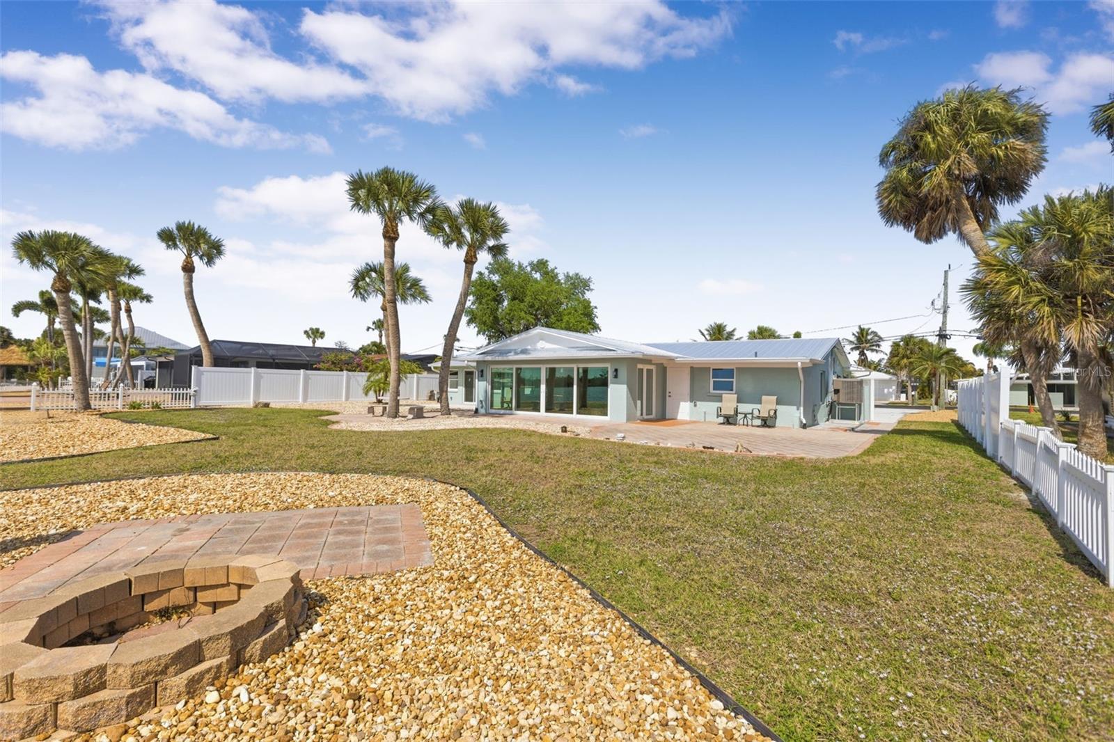 1424 LEMON BAY DR, ENGLEWOOD, FL, 34223