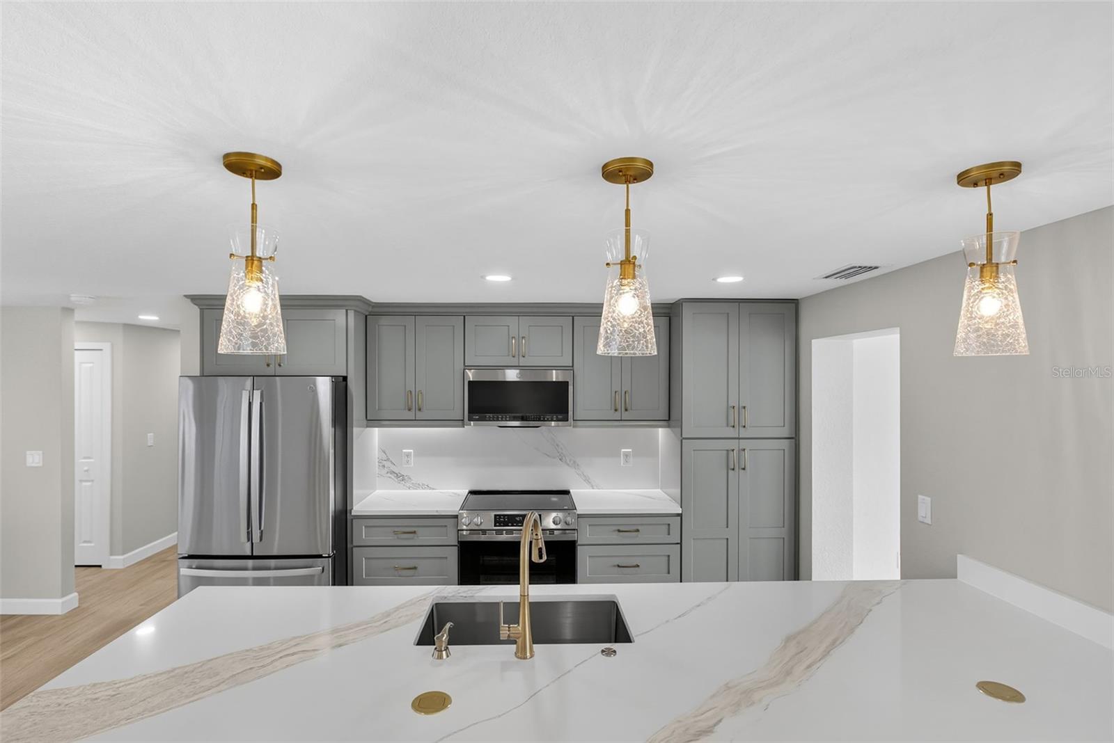 1424 LEMON BAY DR, ENGLEWOOD, FL, 34223