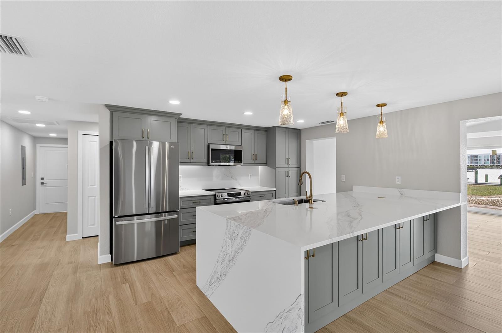 1424 LEMON BAY DR, ENGLEWOOD, FL, 34223