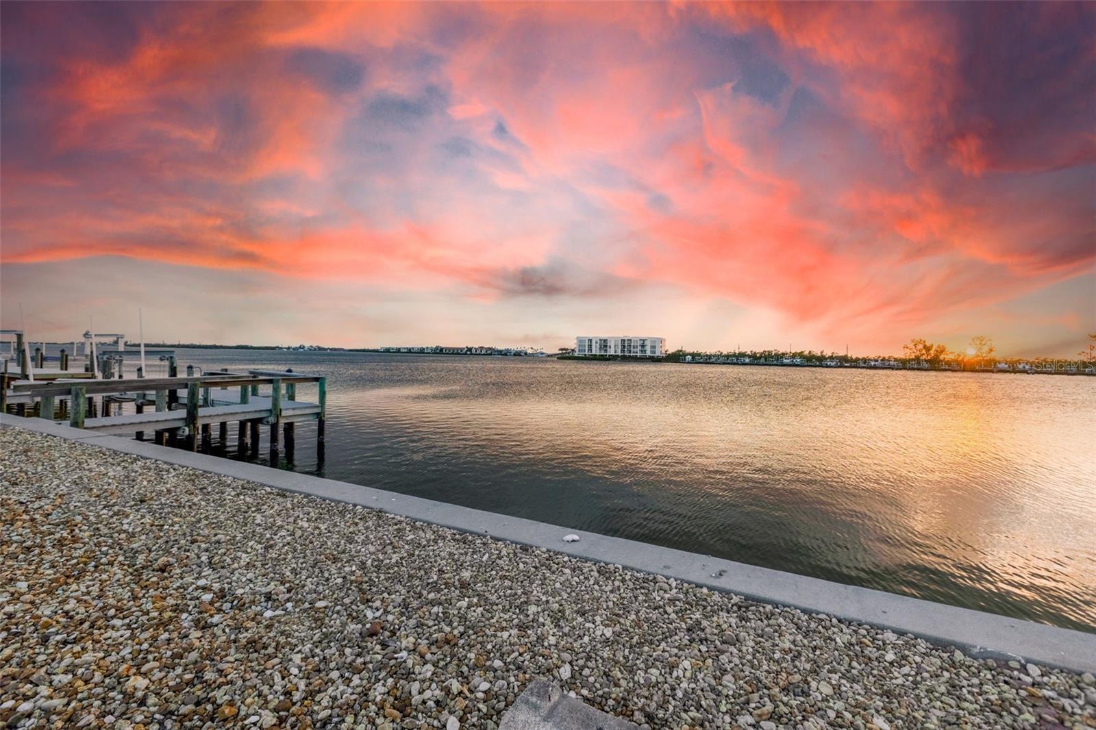 1424 LEMON BAY DR, ENGLEWOOD, FL, 34223