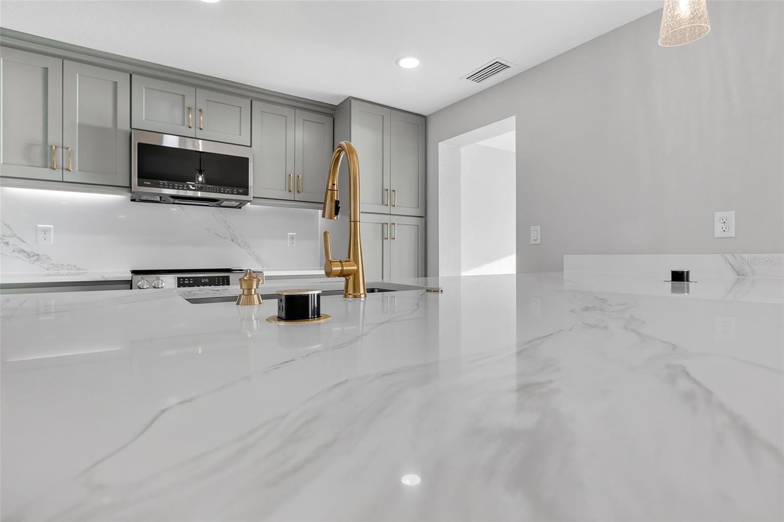 1424 LEMON BAY DR, ENGLEWOOD, FL, 34223