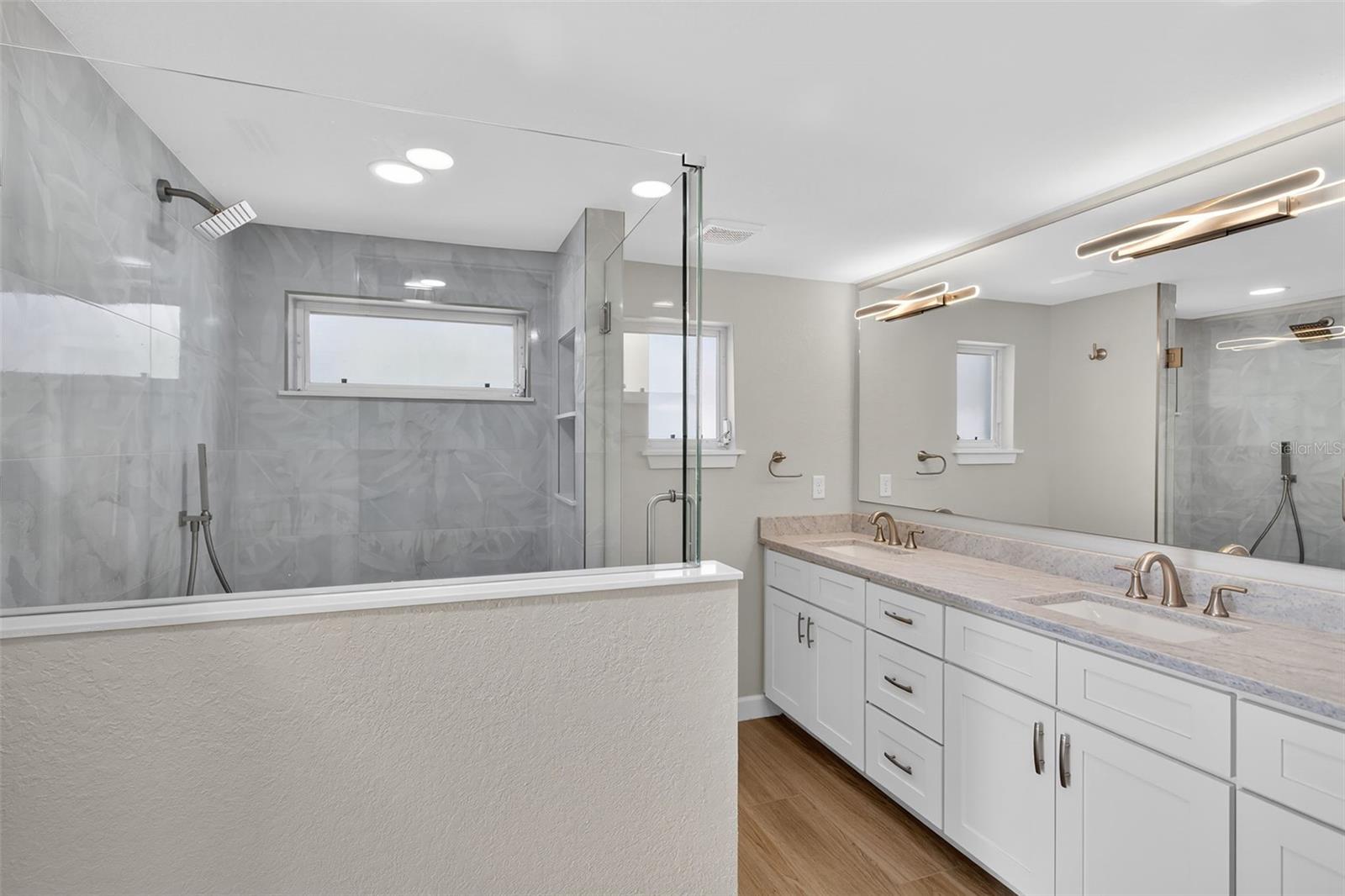 1424 LEMON BAY DR, ENGLEWOOD, FL, 34223