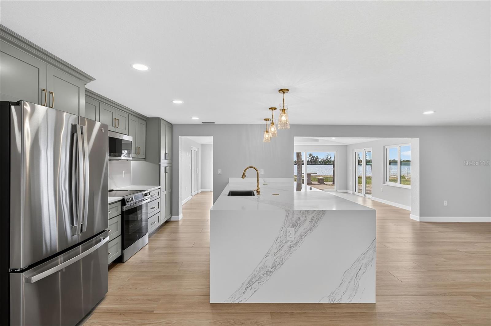 1424 LEMON BAY DR, ENGLEWOOD, FL, 34223