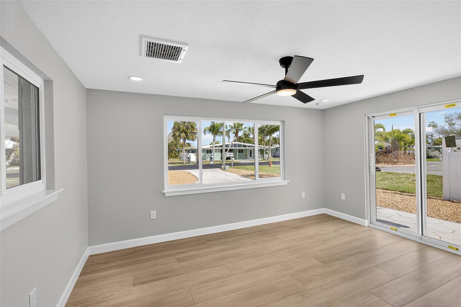 1424 LEMON BAY DR, ENGLEWOOD, FL, 34223