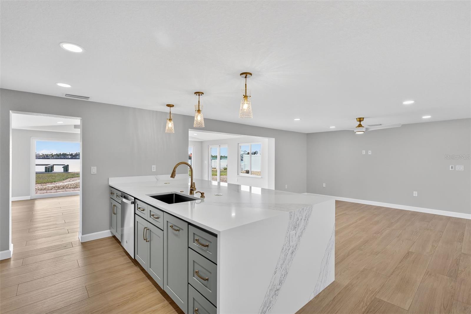 1424 LEMON BAY DR, ENGLEWOOD, FL, 34223
