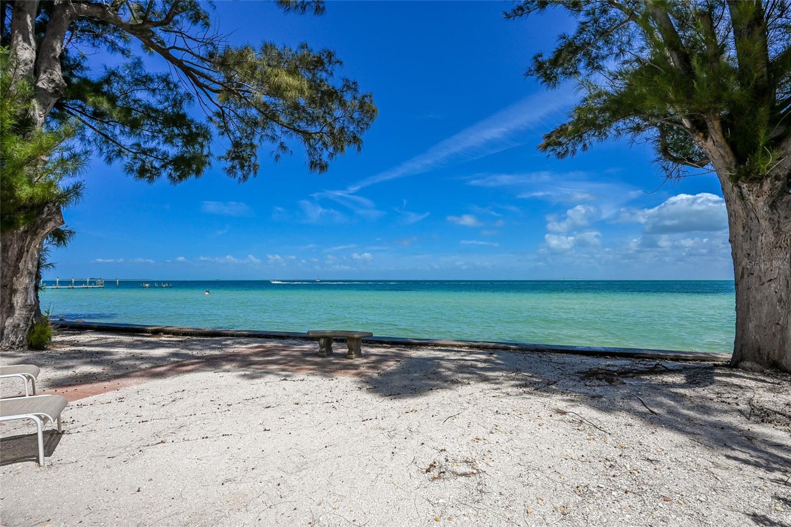 889 N SHORE DR, ANNA MARIA, FL, 34216