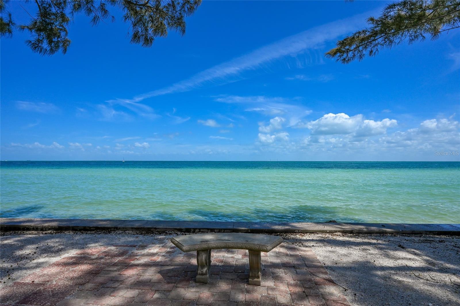 889 N SHORE DR, ANNA MARIA, FL, 34216