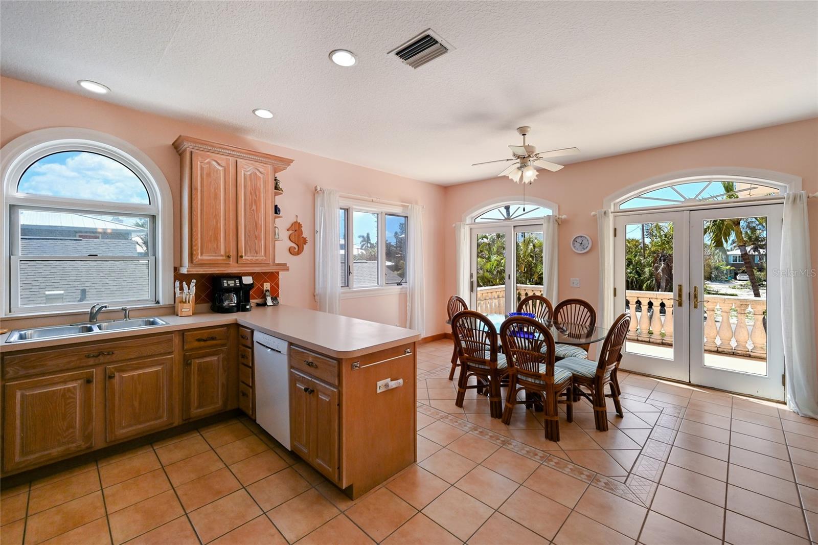 889 N SHORE DR, ANNA MARIA, FL, 34216