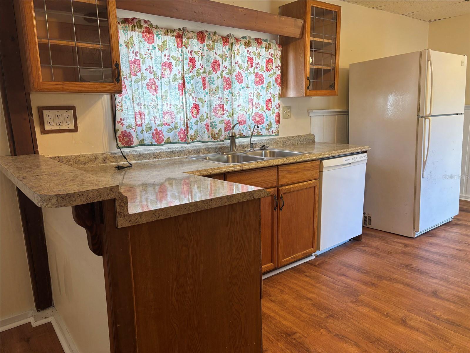 128 2ND AVE SW, LARGO, FL, 33770