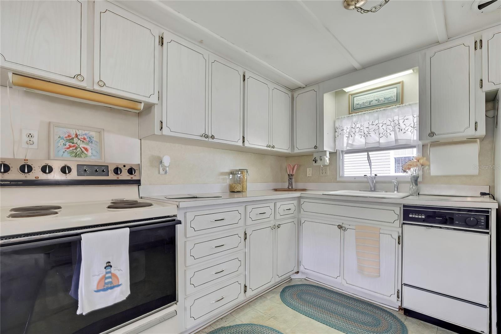 37 WILLIAM PENN WAY #13, PALM HARBOR, FL, 34684