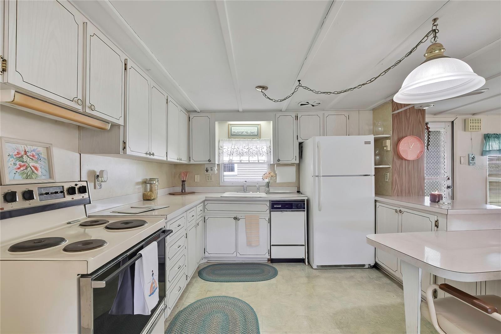 37 WILLIAM PENN WAY #13, PALM HARBOR, FL, 34684