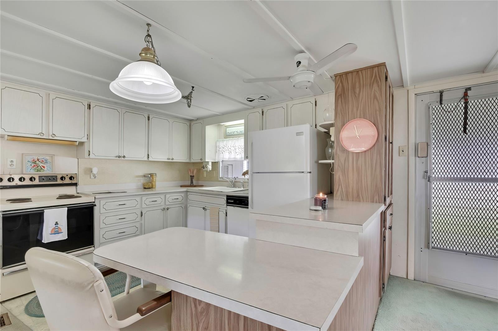 37 WILLIAM PENN WAY #13, PALM HARBOR, FL, 34684