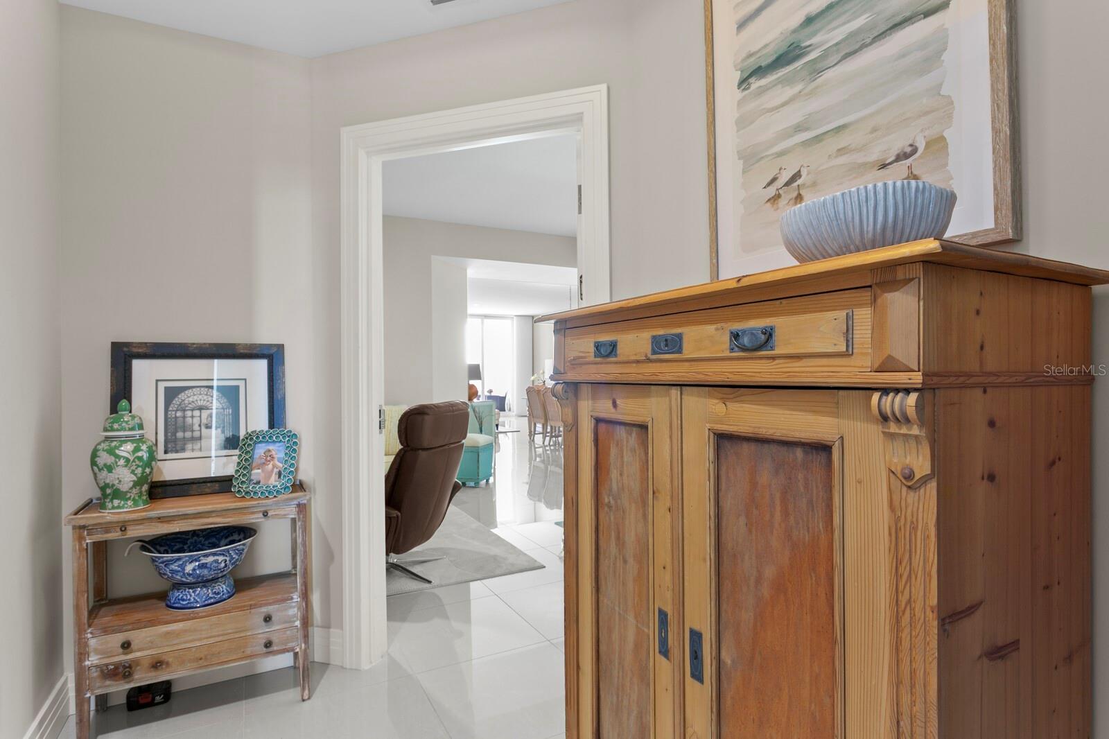 Entryway (Foyer) from Elevator