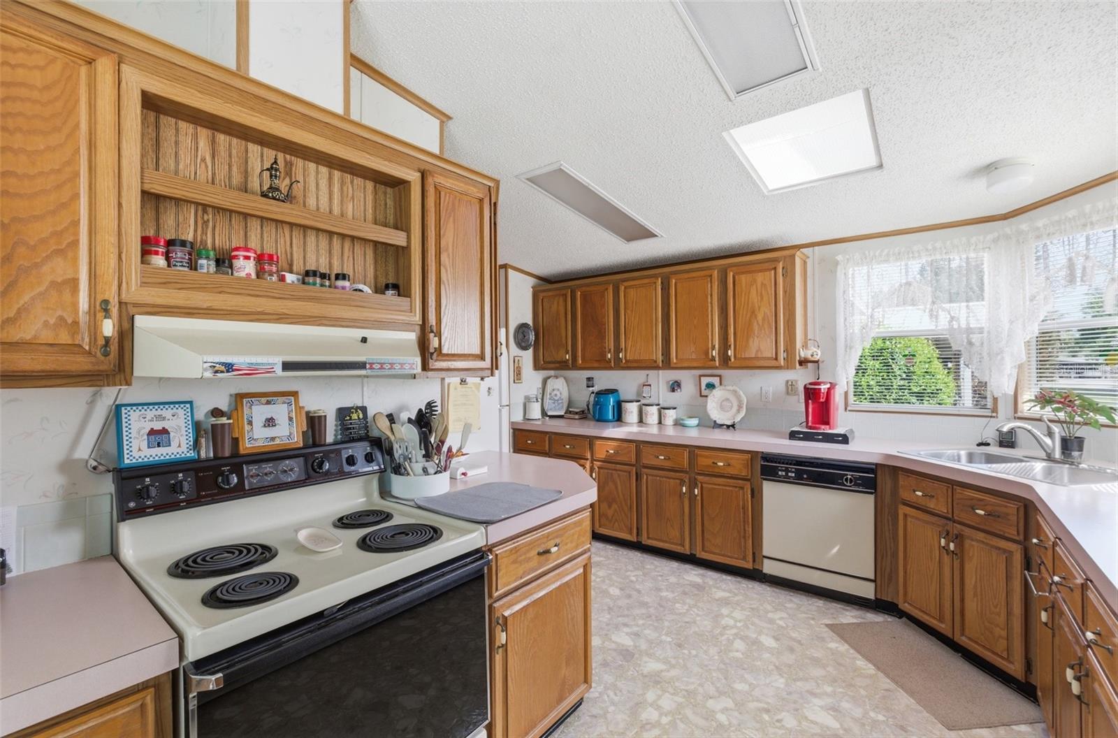 456 SANTA FE ROAD, TAVARES, FL, 32778