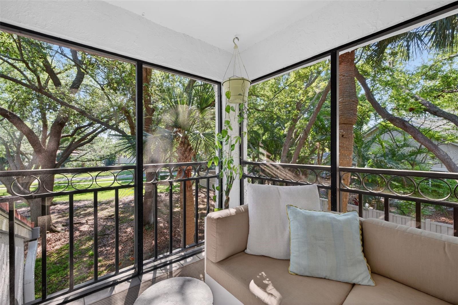 492 SANTA CRUZ PL NE #E, ST PETERSBURG, FL, 33703