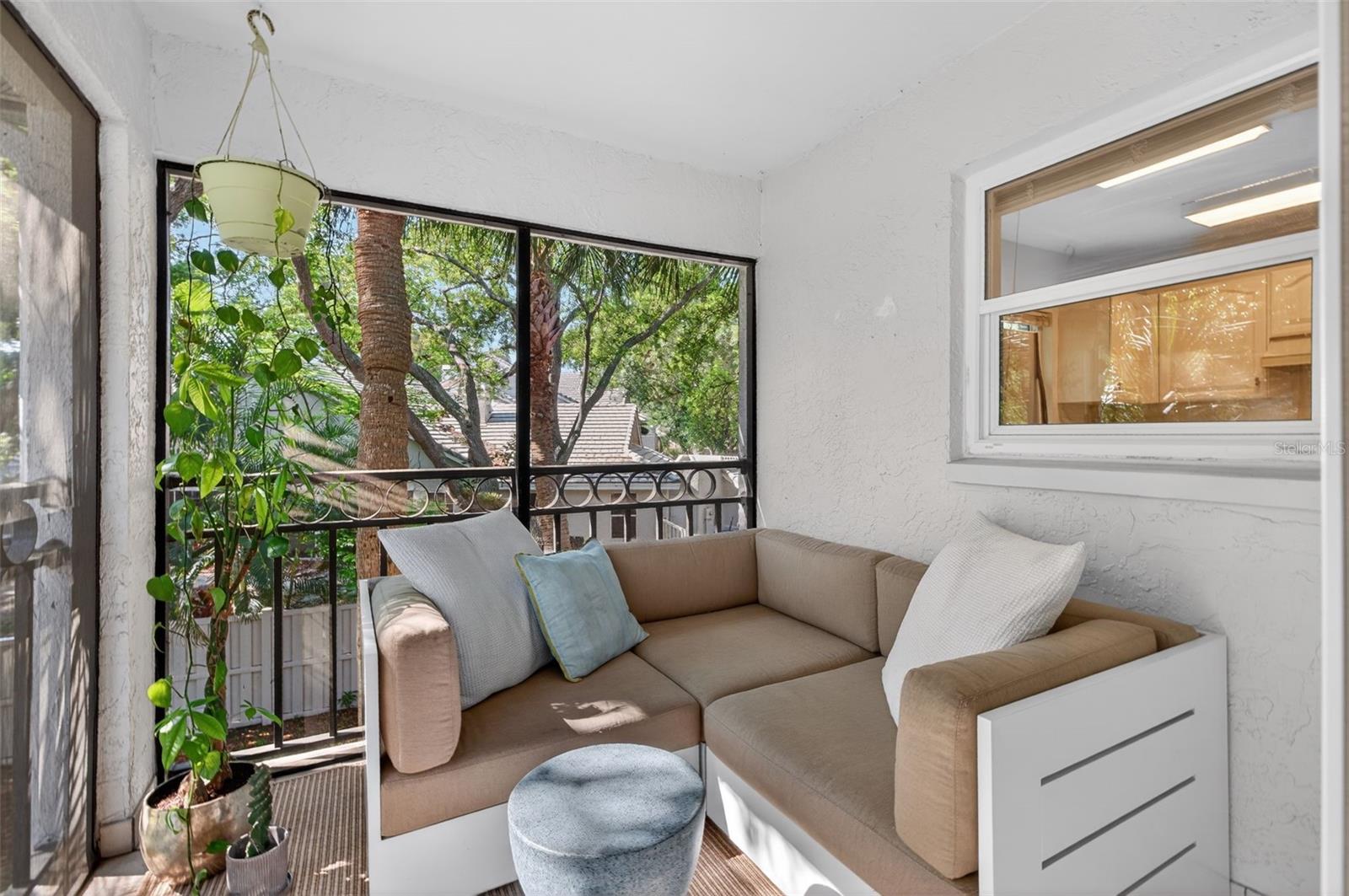 492 SANTA CRUZ PL NE #E, ST PETERSBURG, FL, 33703