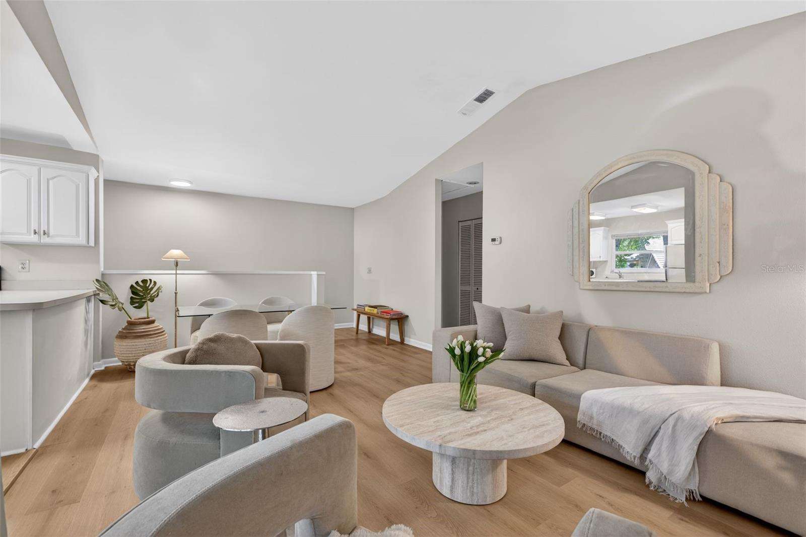 492 SANTA CRUZ PL NE #E, ST PETERSBURG, FL, 33703
