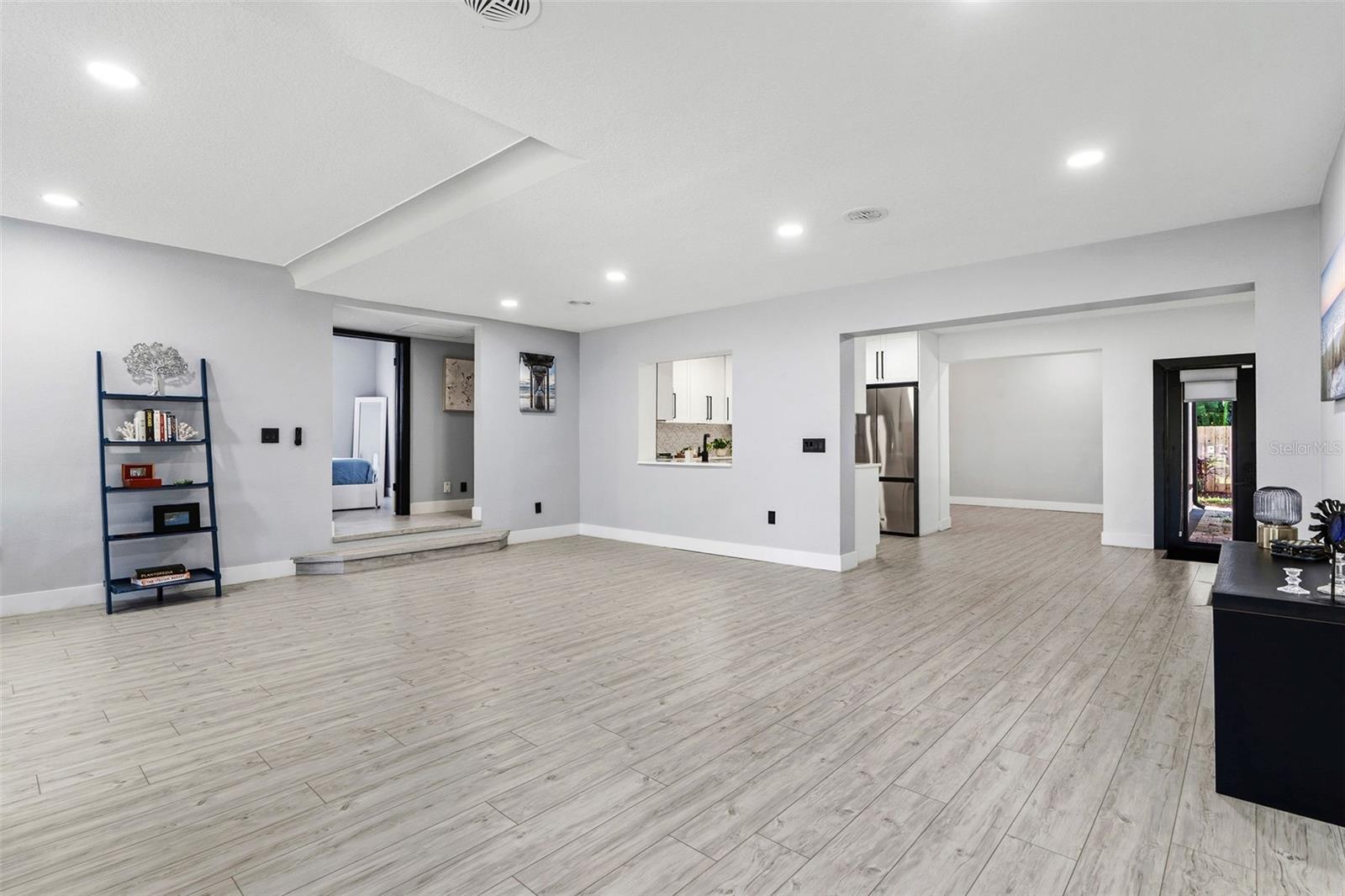 6228 7TH AVE N, ST PETERSBURG, FL, 33710