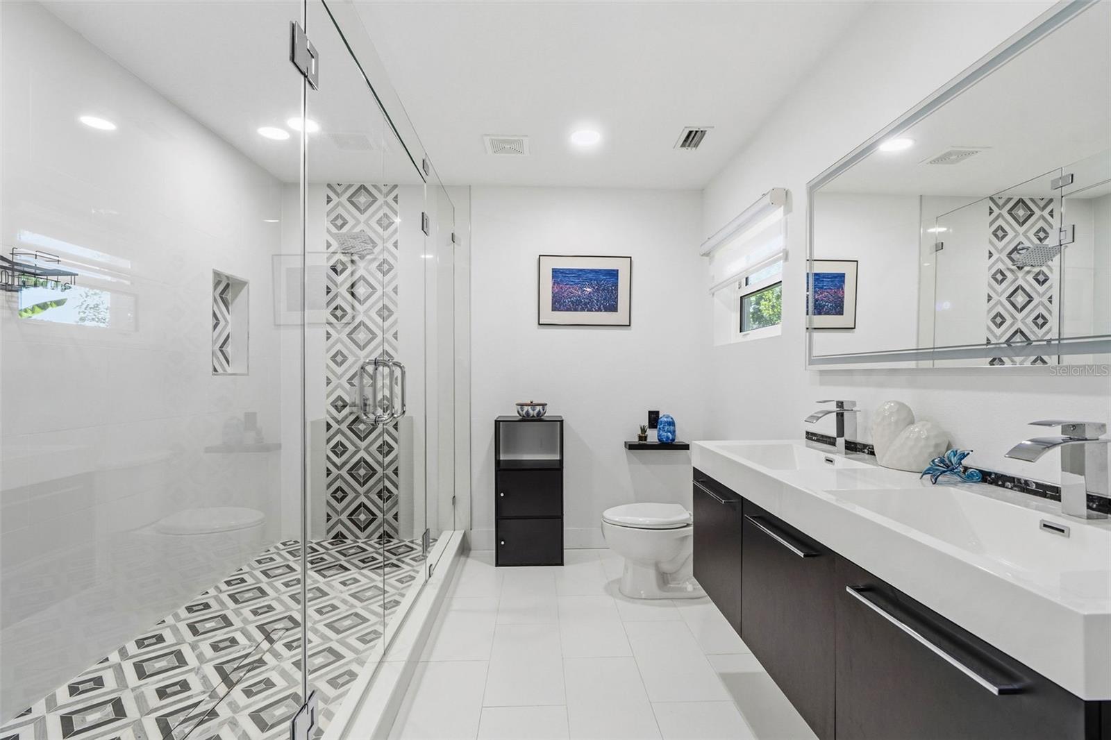 6228 7TH AVE N, ST PETERSBURG, FL, 33710