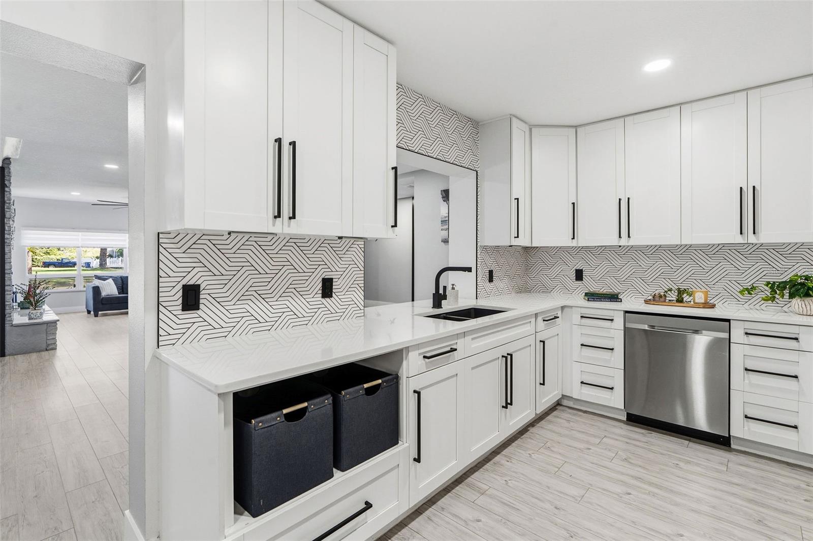 6228 7TH AVE N, ST PETERSBURG, FL, 33710