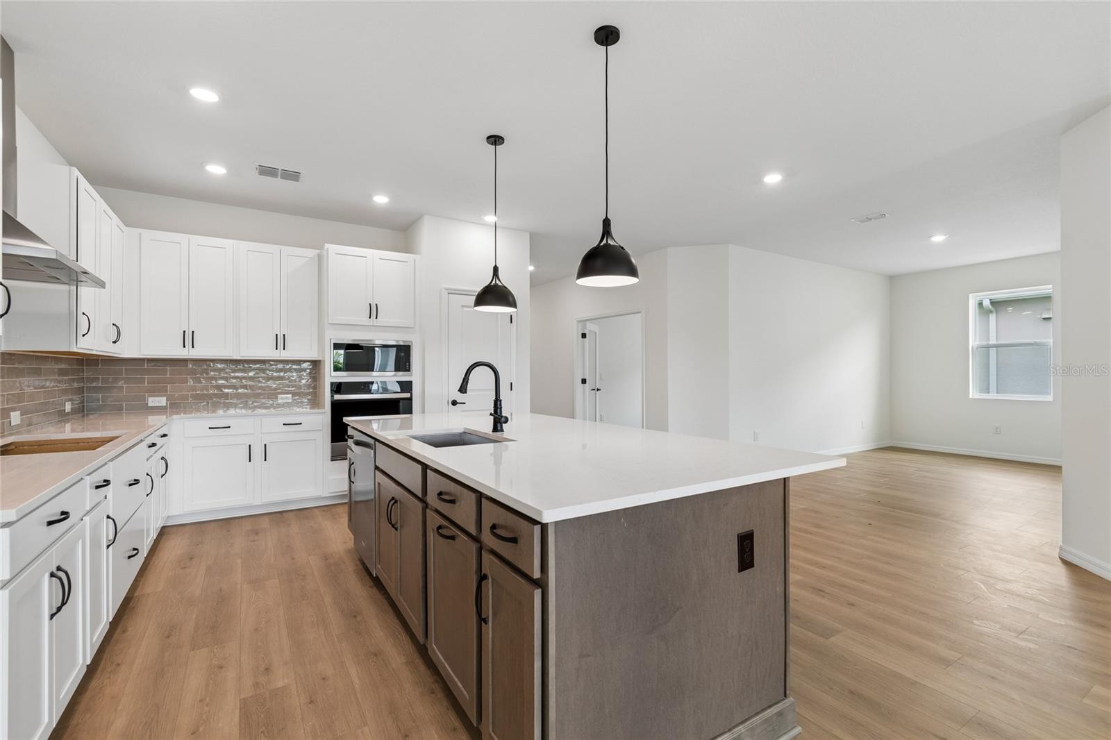 5113 CHAPEL ROW AVE, APOLLO BEACH, FL, 33572