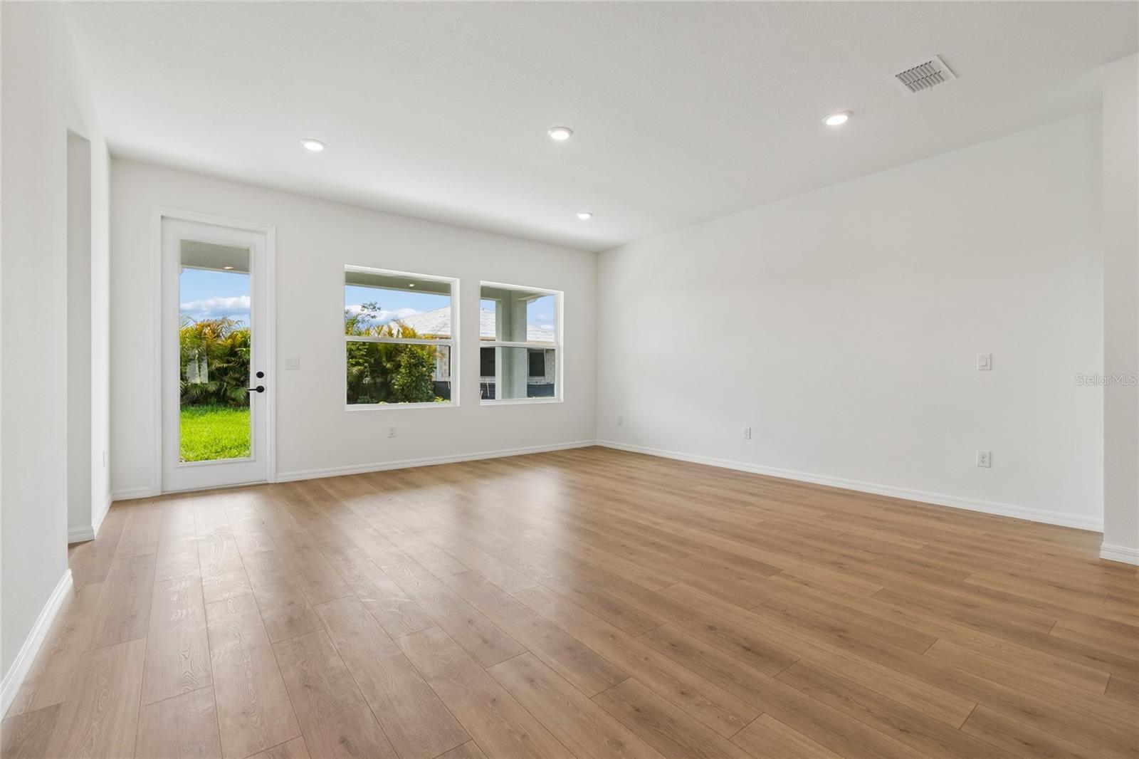 5113 CHAPEL ROW AVE, APOLLO BEACH, FL, 33572