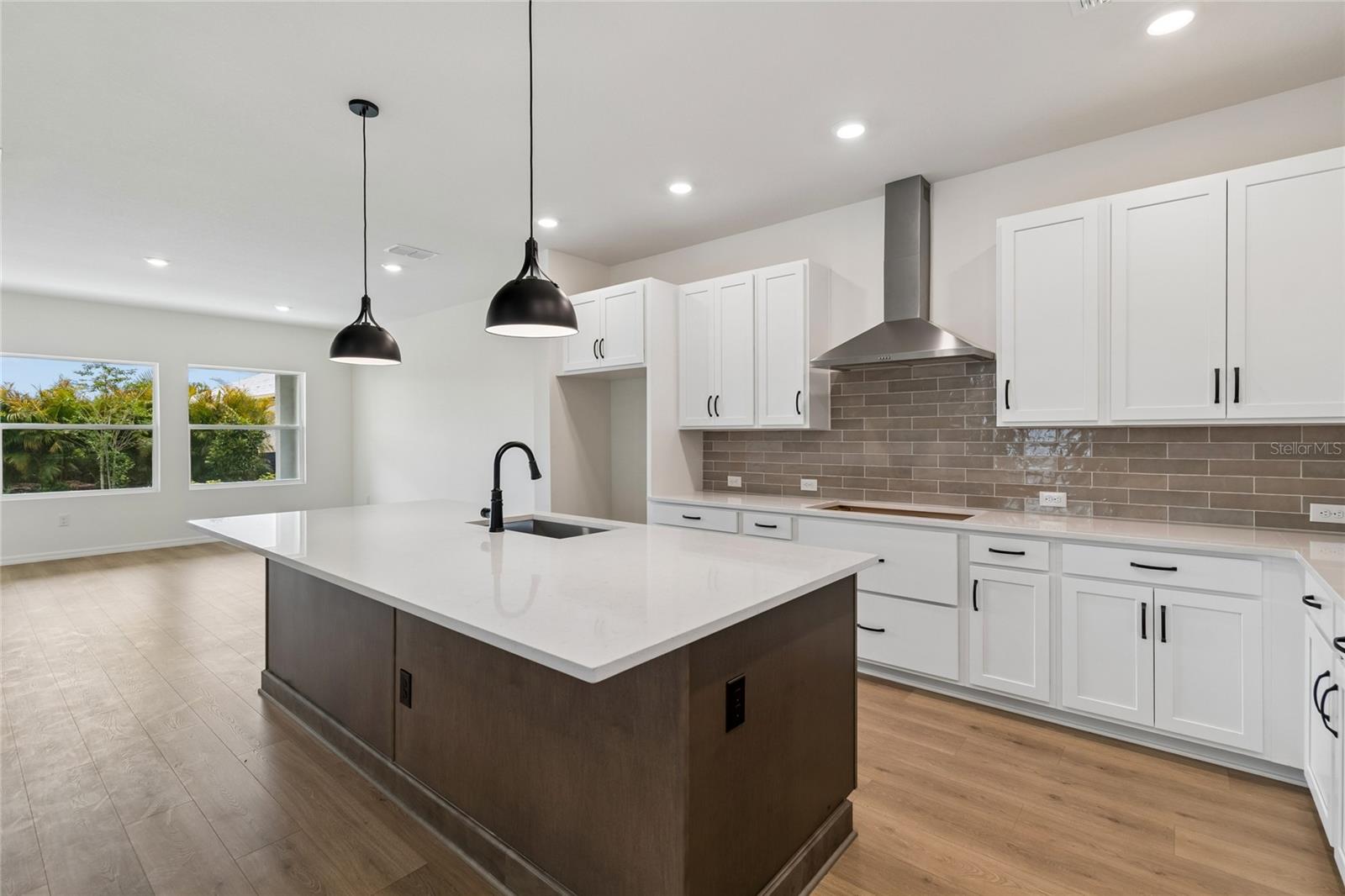 5113 CHAPEL ROW AVE, APOLLO BEACH, FL, 33572