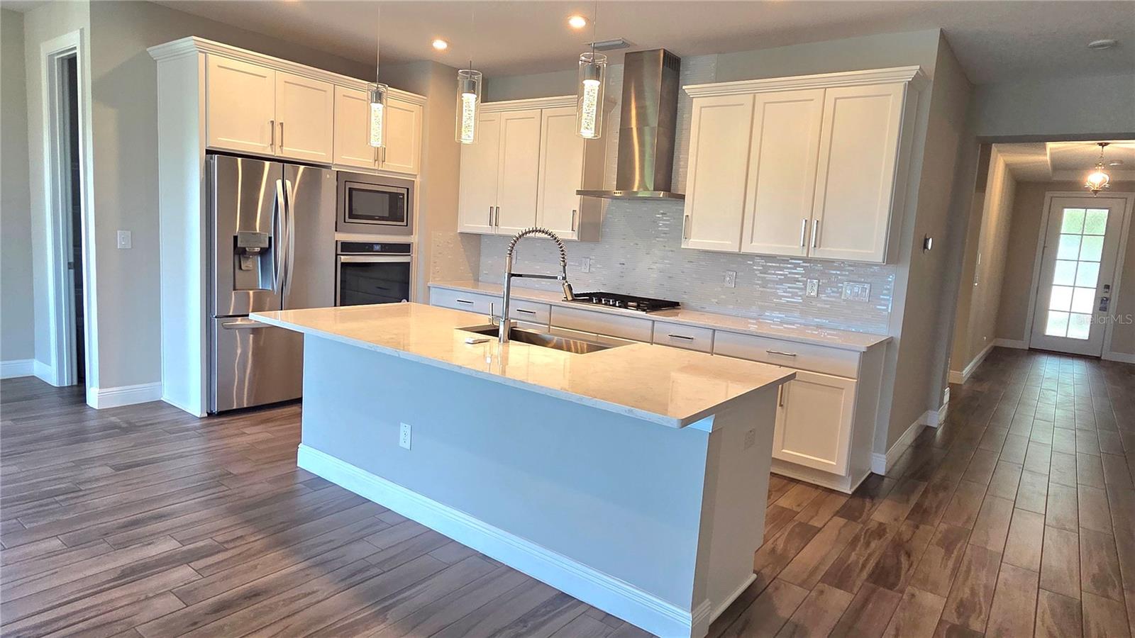 5830 SILVER SUN DR, APOLLO BEACH, FL, 33572