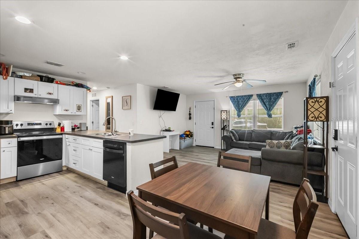 517 E MAIN ST, BRONSON, FL, 32621